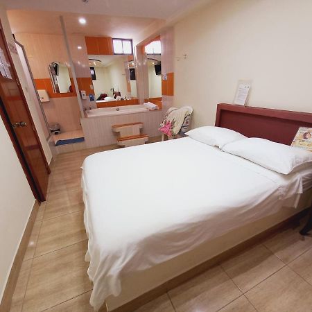 Hostal Oro Orense Quito Kültér fotó
