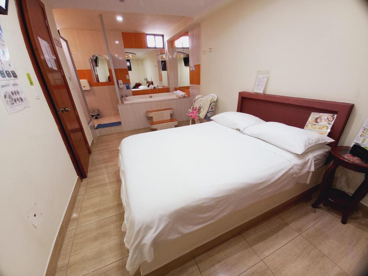 Hostal Oro Orense Quito Kültér fotó